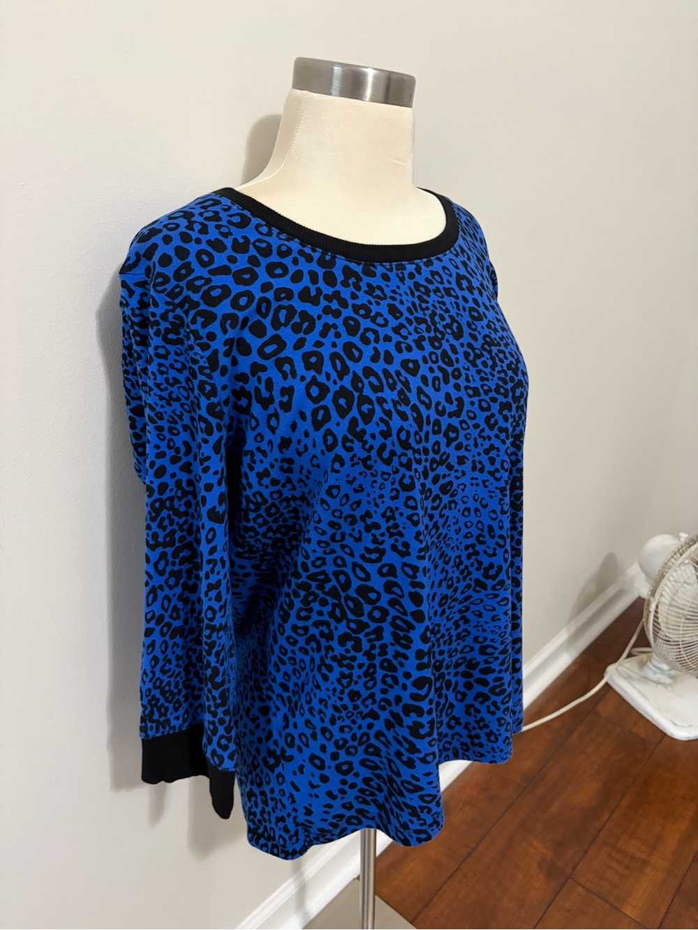 Jones NY Sport Royal Blue and Black Leopard Print Long Sleeve Top Sz XL Mobwife - Picture 8 of 10